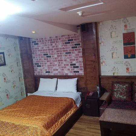 Cyber Motel Кунсан Экстерьер фото