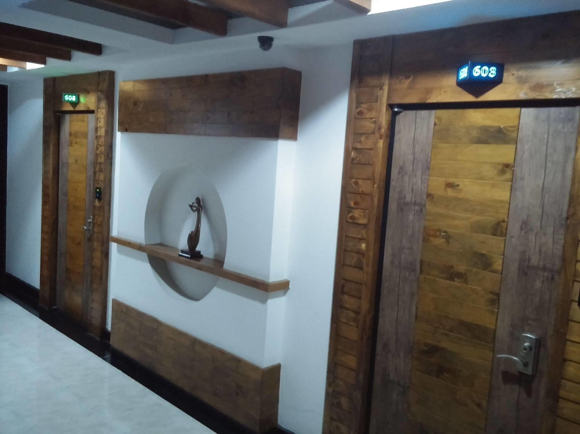 Cyber Motel Кунсан Экстерьер фото