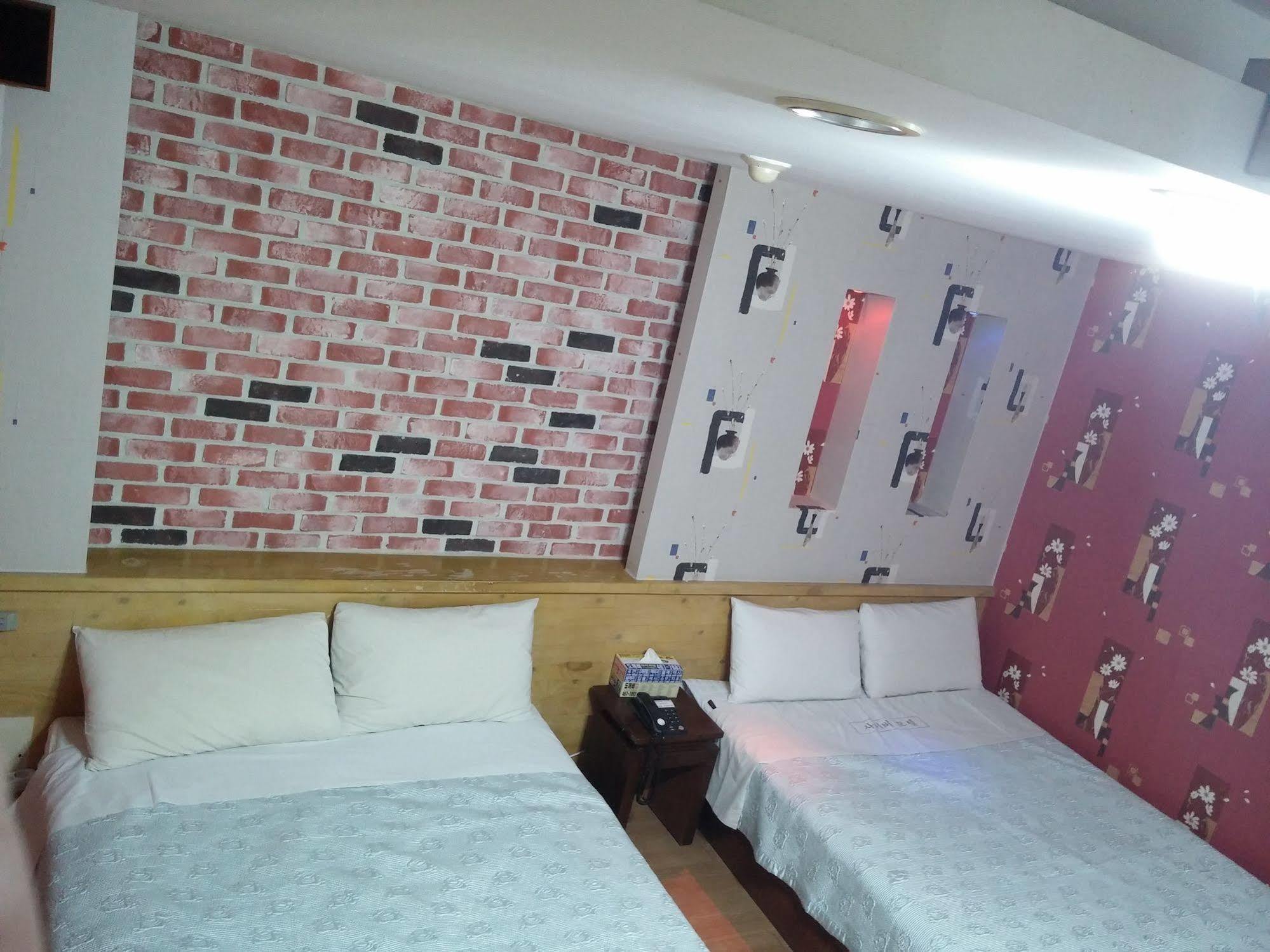 Cyber Motel Кунсан Экстерьер фото